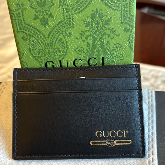 Gucci cardholder with box - Picture 1 of 9